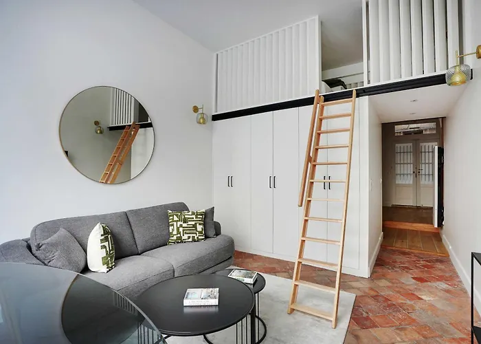 Magnifique Appt Avec 2 Salons- 1Bd-6P - Notre-Dame